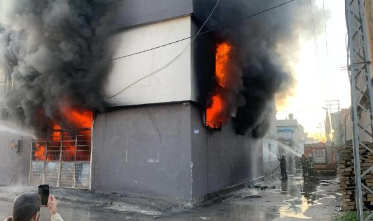 Adana’da sünger fabrikasında yangın