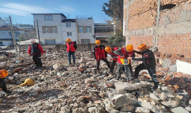 Adıyamanda uygulamalı deprem tatbikatı yapıldı