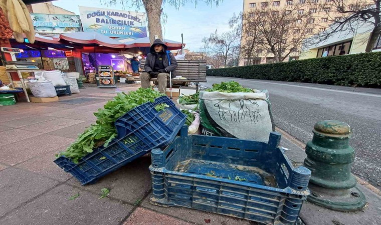 Afyonda yetiştiriliyor Eskişehirde satılıyor