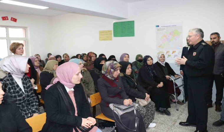 Afyonkarahisarda “En İyi Narkotik Polisi Anne” eğitimi