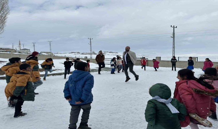 Ağrıda öğrenciler Dönem Sonu Faaliyet Haftasında hem eğlendi hem öğrendi