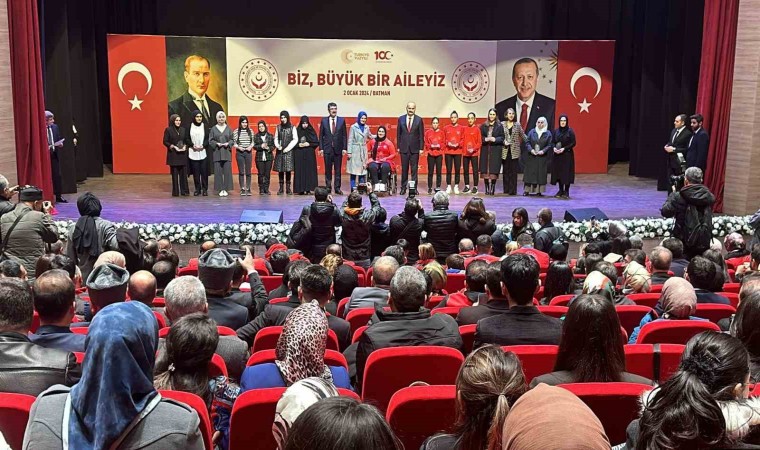 Aile ve Sosyal Hizmetler Bakanı Göktaş, Batmanda kadınlara destek mesajı verdi