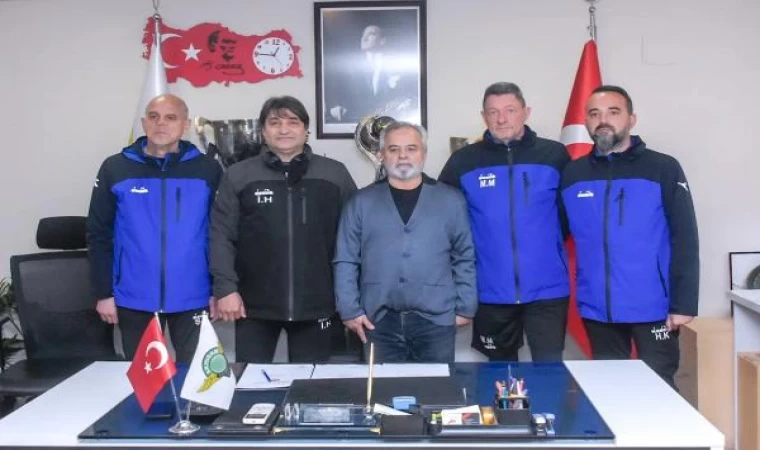 Akhisarspor’da yeni teknik direktör İsa Turan