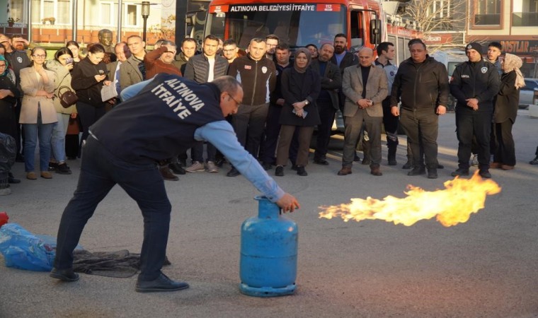 Altınovada itfaiye 2023te 498 olaya müdahale etti