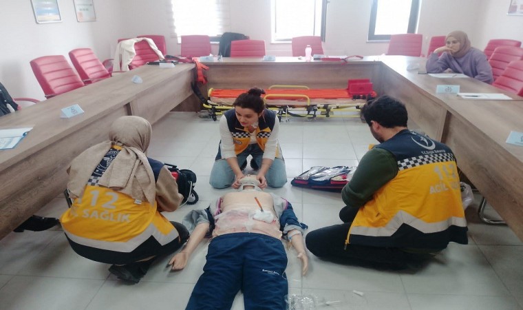 Ambulans personellerine eğitim verildi