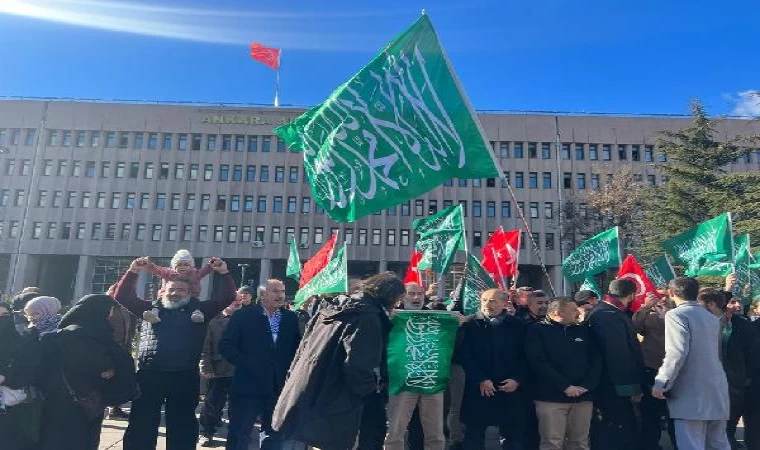 Ankara Barosu’nun ’bayrak’ suç duyurusuna tepki