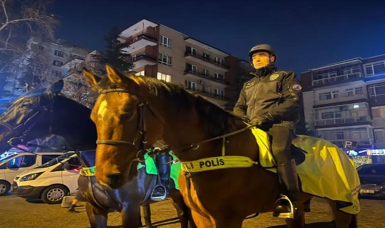 Ankara’da atlı polislerden, yılbaşı denetimi