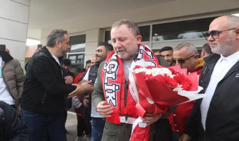 Antalyaspor’un yeni teknik direktörü Sergen Yalçın Antalya’ya geldi