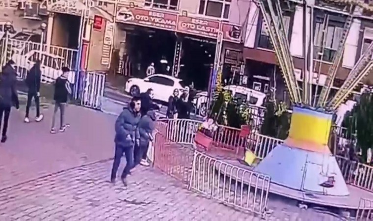 Arnavutköyde çocukların oyun oynadığı parkta silahlı saldırı: 1 yaralı