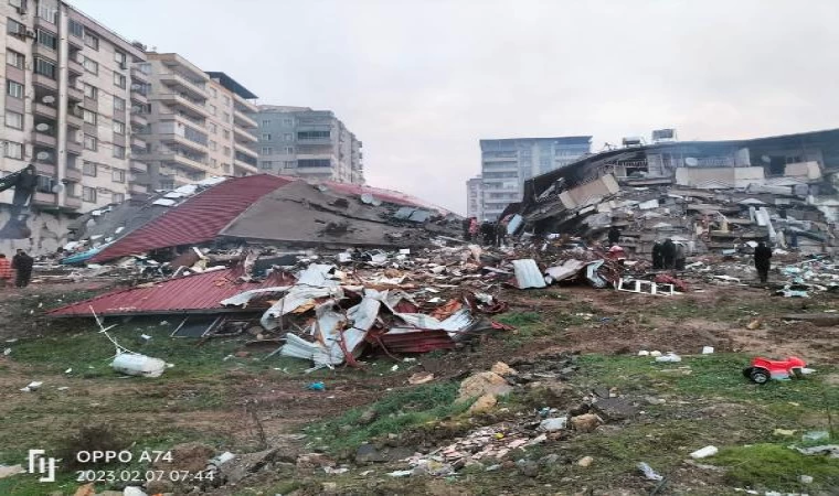 Asrın depreminde 52 kişinin hayatını kaybettiği ’Kaçak katlı’ Reyyan Apartmanı’ davası başladı