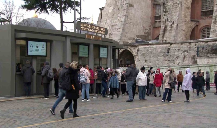 Ayasofya-i Kebir Camii Şerifinde galeri katını Türkler 25 euro vererek ziyaret edebilecek