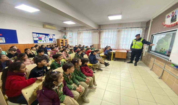 Aydında 58 öğrenci “trafik dedektifi” oldu