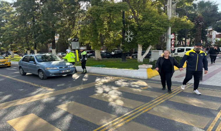 Aydında trafik ekiplerinden yayalara ve sürücülere yaya geçidi eğitimi