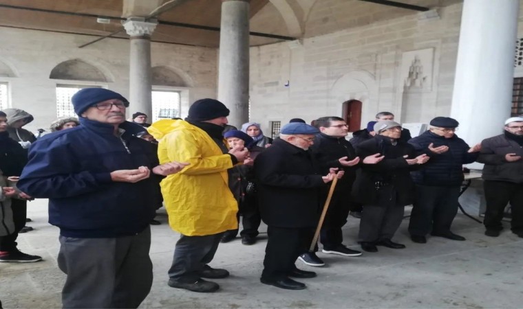 Babaeskide Umre yolcuları dualarla uğurlandı