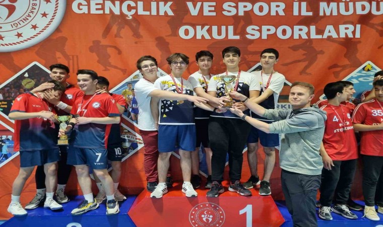 Badminton şampiyonları belli oldu