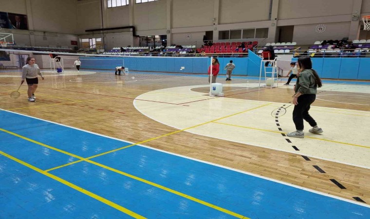 Badminton turnuvası sona erdi