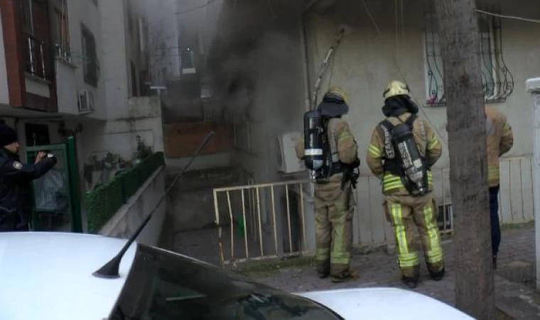 Bahçelievler’de evlerinin yanışını gözyaşları içinde izlediler 