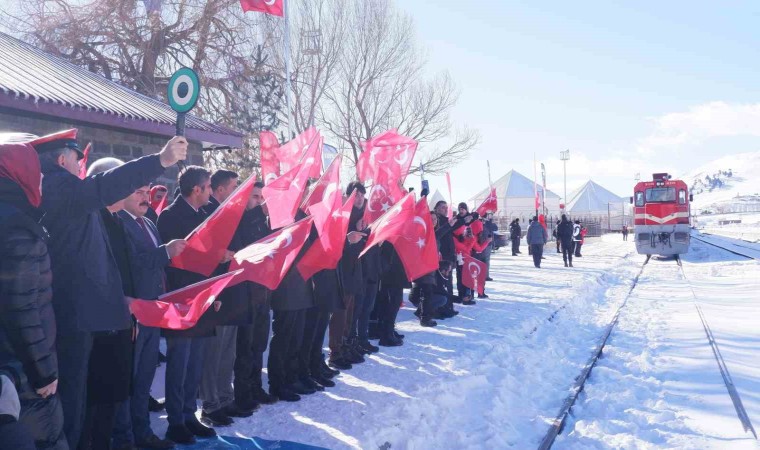 Bakan Bak: “Gençlerimize geçmişimizi iyi anlatmalıyız”