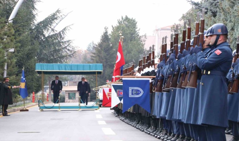 Bakan Güler, Kosova Savunma Bakanı Maqedonci ile bir araya geldi