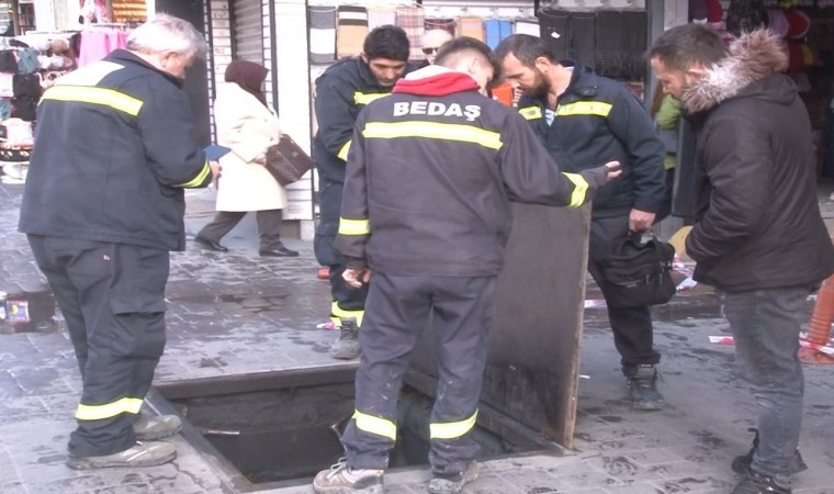 Bakırköy Yeraltı Çarşısında yangın: 2 kişi dumandan etkilendi