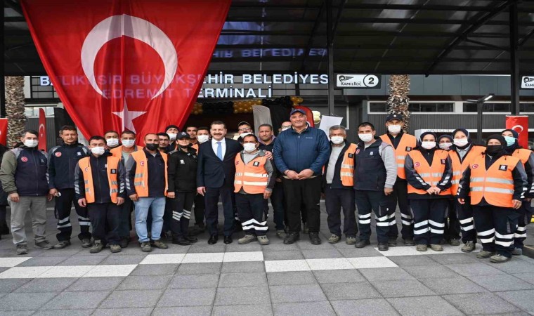 Balıkesir Büyükşehir Belediyesi ilçelerde yetersiz olan terminalleri bir bir yeniliyor