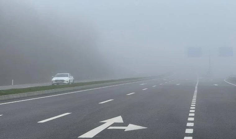 Bartın’da yoğun sis, ulaşımı olumsuz etkiledi