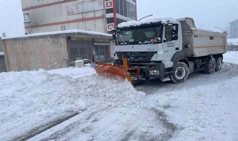 Başkale kara teslim oldu