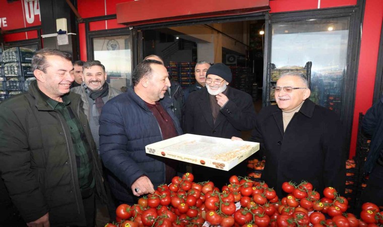 Başkan Büyükkılıç, Hal esnafıyla bir araya geldi