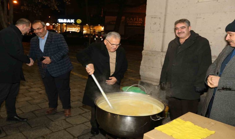 Başkan Büyükkılıç, sabahın ilk ışıklarında hemşehrileriyle buluştu