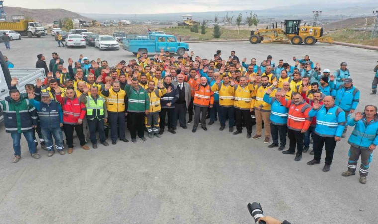 Başkan Çolakbayrakdar, “Yeter Ki bereket yağsın, kar temizlemeye hazırız”