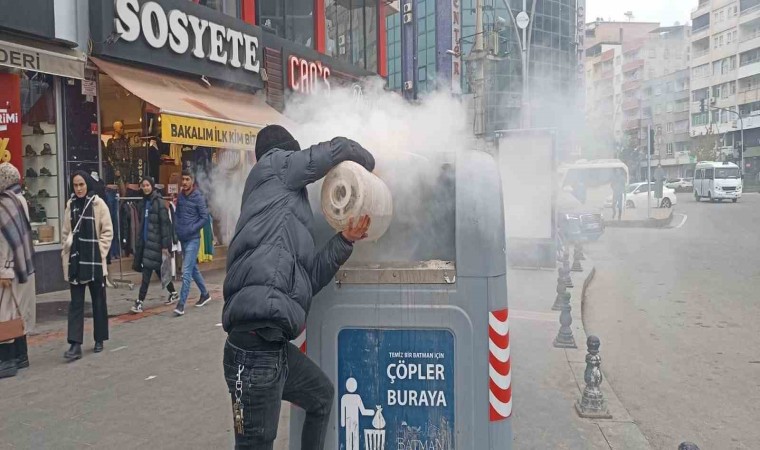 Batmanda çöp konteynerinde çıkan yangın büyümeden söndürüldü