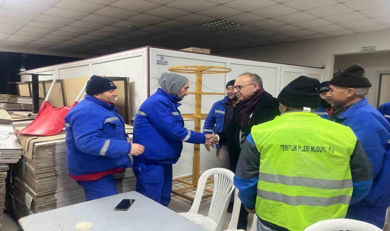 Belediye işçilerinden Başkan Akına zam teşekkürü