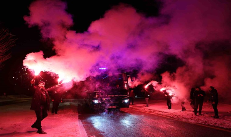 Beşiktaşa Sivasta coşkulu karşılama