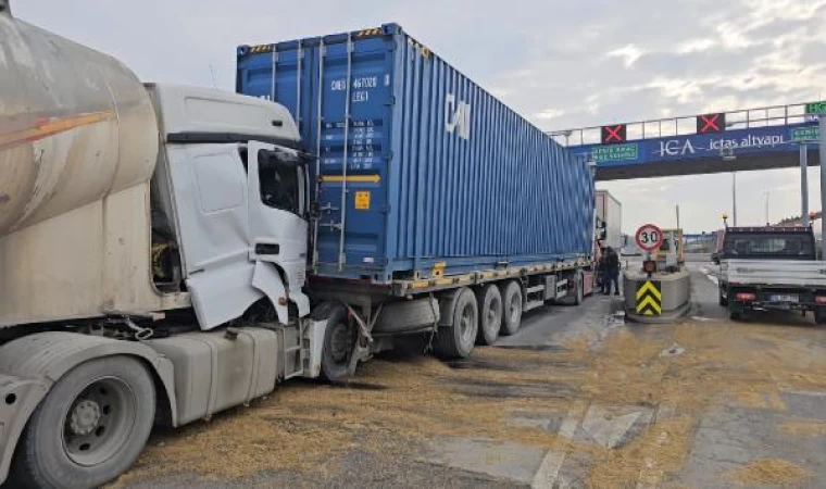 Beton mikseri TIR’a çarptı: 2 yaralı