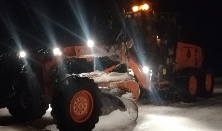 Bin 825 rakımlı Alacabelde gece başlayan kar yağışı 10 kilometrelik alanda etkili oldu