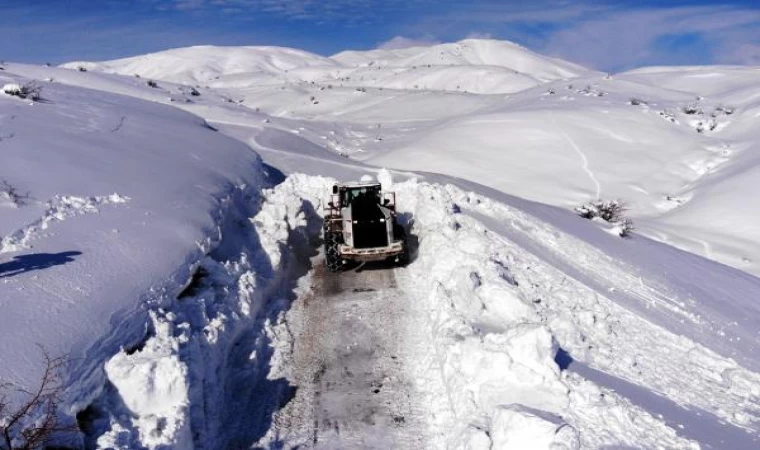 Bitlis’te 301 köy yolu ulaşıma açıldı