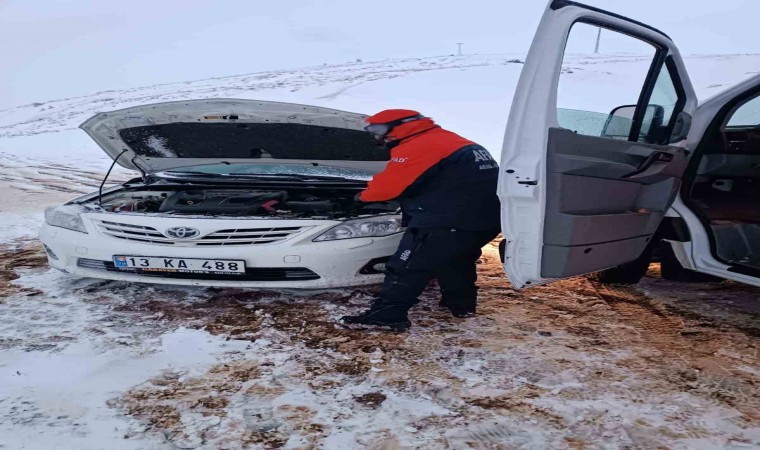 Bitliste flaş belleğini ararken mahsur kalan öğrenciyi AFAD ekipleri kurtardı