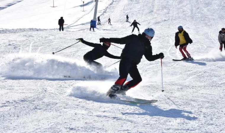 Bitlis’te kayak merkezinde ’sömestir’ yoğunluğu