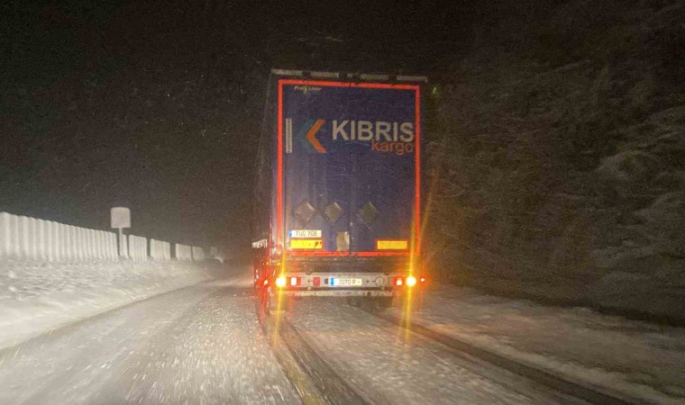 Bolu Dağında kar kalınlığı 30 santimetreyi geçti