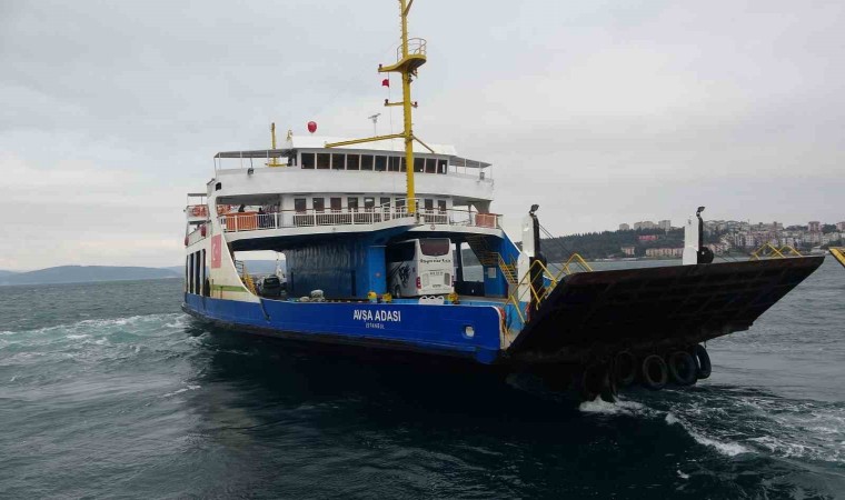 Bozcaada ve Gökçeadaya yarınki tüm feribot seferleri iptal edildi