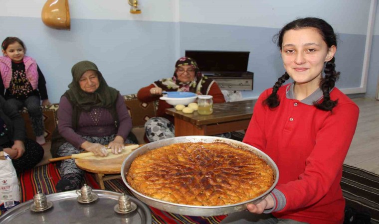 Bu baklavanın yapımında ‘kül kullanılıyor