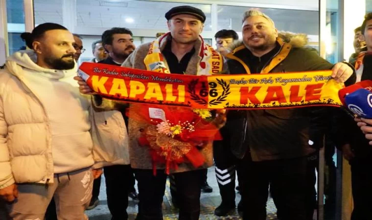 Burak Yılmaz’a Kayseri’de meşaleli karşılama