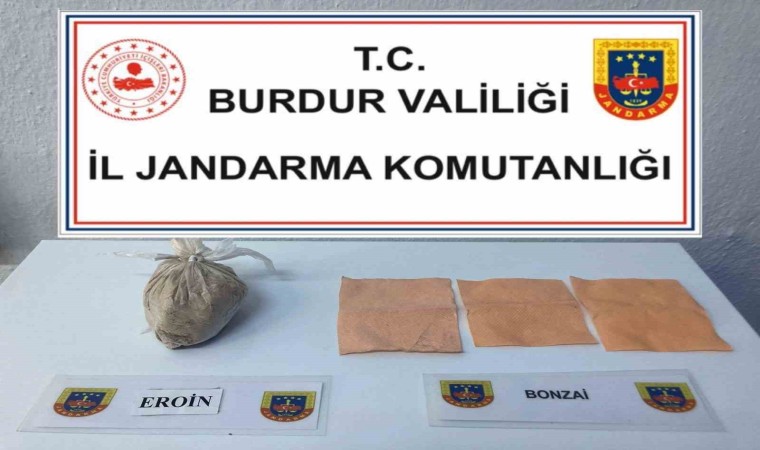 Burdurda jandarma ekiplerinin kaçakçılık ve uyuşturucu operasyonlarında yakalanan 3 şahıs tutuklandı