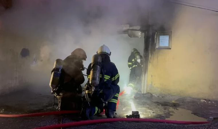 Bursa’da, 4 katlı binanın bodrum katında çıkan yangın korkuttu