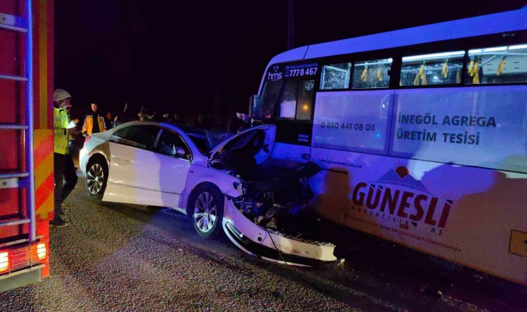 Bursada özel halk otobüsü ile otomobil çarpıştı: 9 yaralı