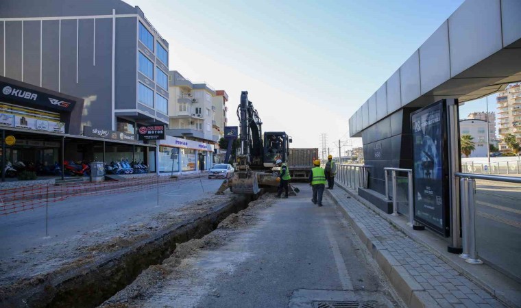 Büyükşehir Belediyesi Varsakta eski içme suyu hattını yeniliyor