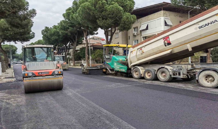 Büyükşehir, Nazillide yolları yeniliyor