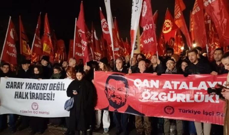 Can Atatay’ın milletvekilliğinin düşürülmesi protesto edildi