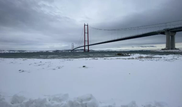 Çanakkale’de kar yağışı ve fırtına; Boğaz transit gemi geçişlerine kapatıldı (3)