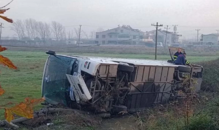 Çanakkale’de servis otobüsü devrildi: 5 yaralı